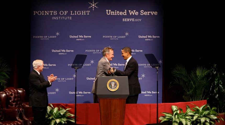 President Bush greets President Obama before delivering remarks at the 2009 Points of Light forum on Texas A&M's campus. (Texas A&M Marketing & Communications)