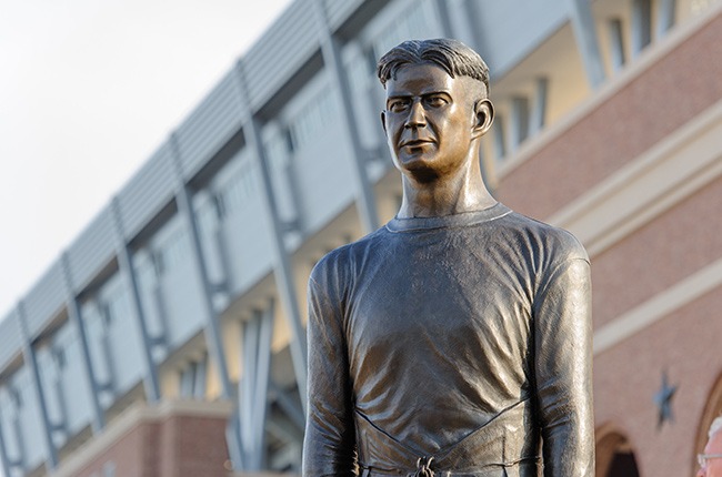 The 12th Man: How E. King Gill started Texas A&M's identity of teamwork and  support, 12th Man