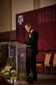 John Junkins, Founding Director of the Hagler Institute for Advanced Study, welcomed guests by noting 61 Faculty Fellows have been inducted since 2013.