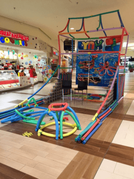 Lynx Toys’ display in Post Oak Mall