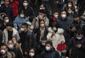 chinese passengers wearing protective masks