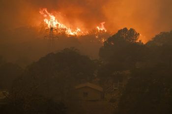 French Fire In California Burns Almost 15,000 Acres
