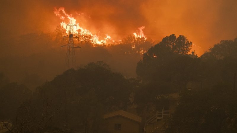 French Fire In California Burns Almost 15,000 Acres