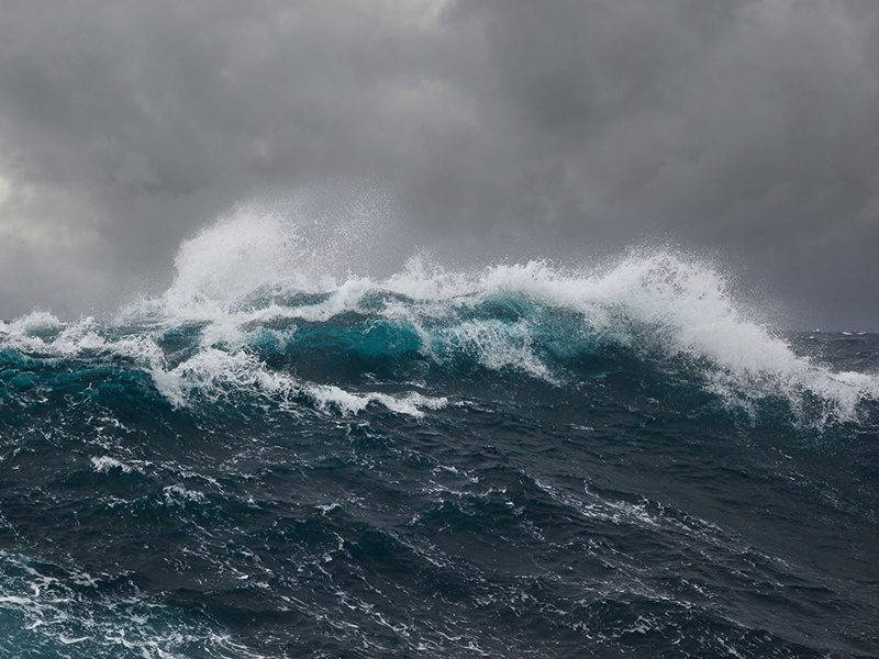 ocean wave during stormy weather