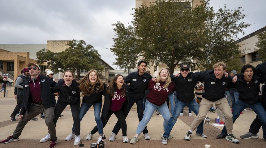 Visitors to Aggieland Saturday sawing 'em off
