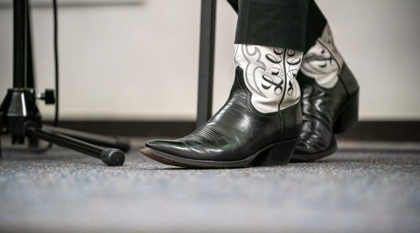 A photo of Lyle Lovett's boots.