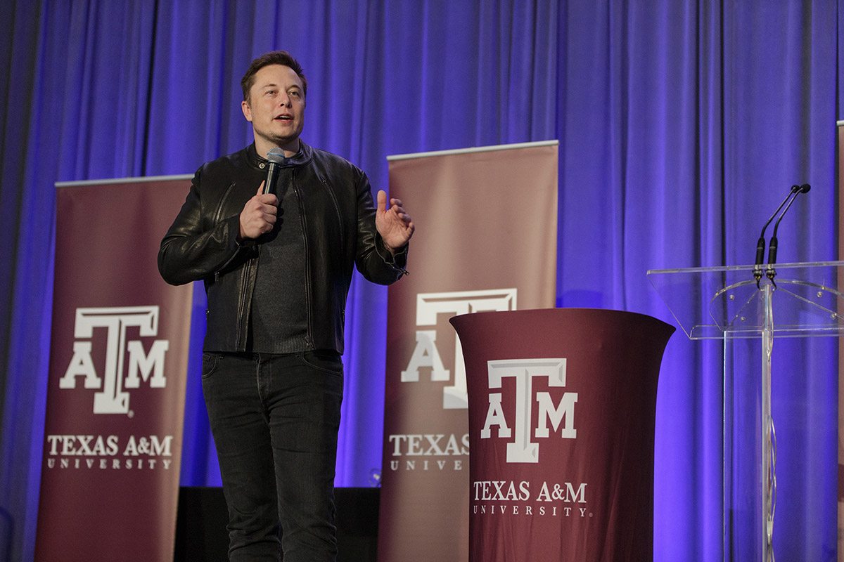 Elon Musk speaks at the 2016 SpaceX Hyperloop competition at Texas A&M University