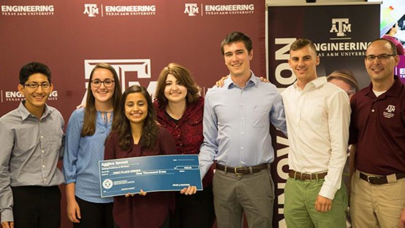 Group picture of students at aggies invent event