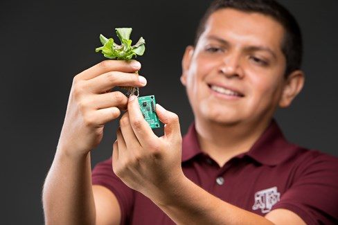 Alfredo Costilla-Reyes, a graduate student in the Department of Electrical and Computer Engineering at Texas A&M University, has been named recipient of the Mexico National Youth Award