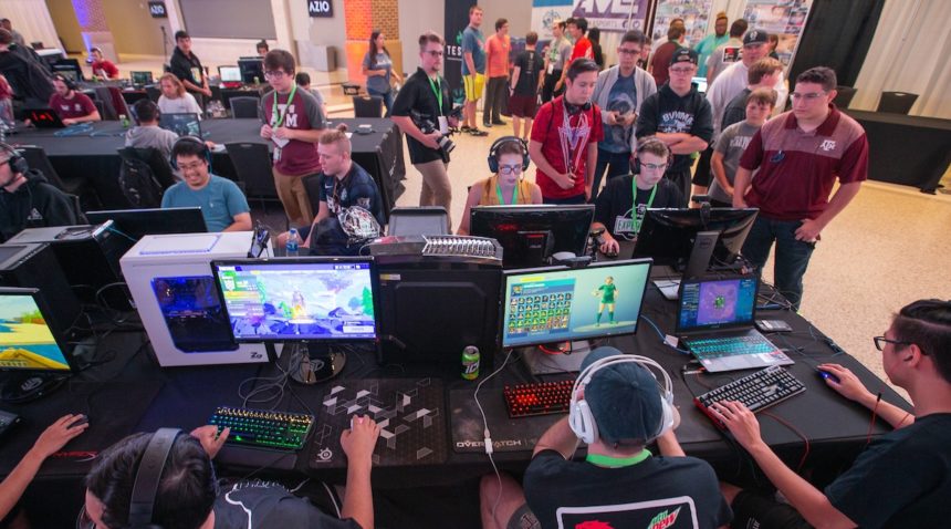 Gamers at the Texas A&M Esports Experience.